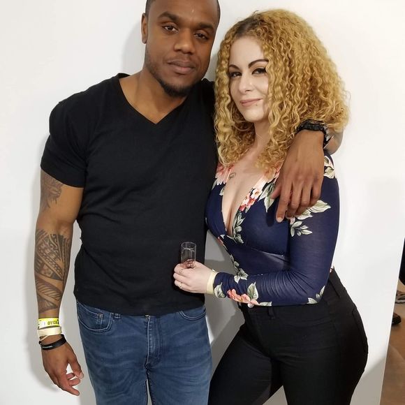 Meet your Posher, Danielle - Picture 3 of 8